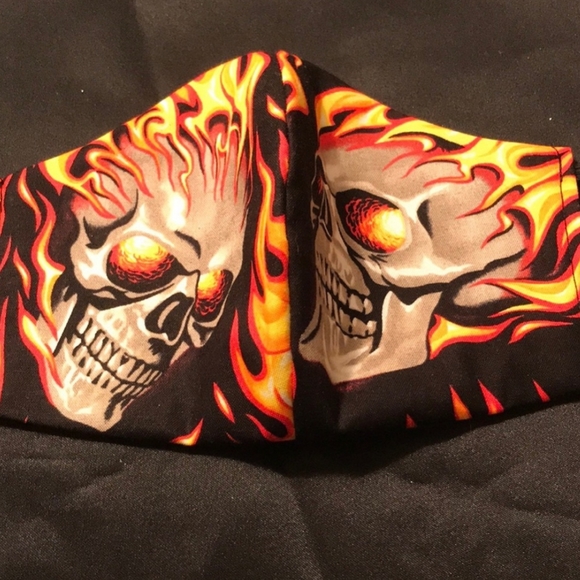 Skull & Fire Face Mask - Picture 5 of 6